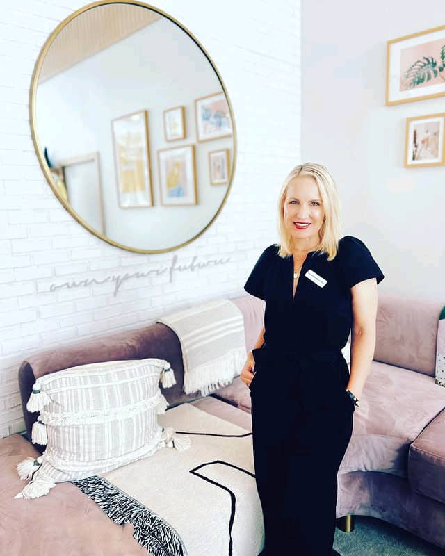 Dr Kristin Moore